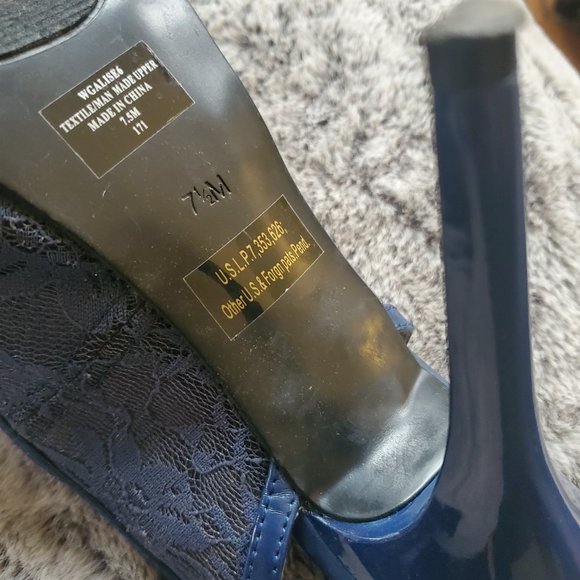 Guess Blue Lace Kitten Toe Pumps 7.5 4 inch heel - Picture 3 of 3